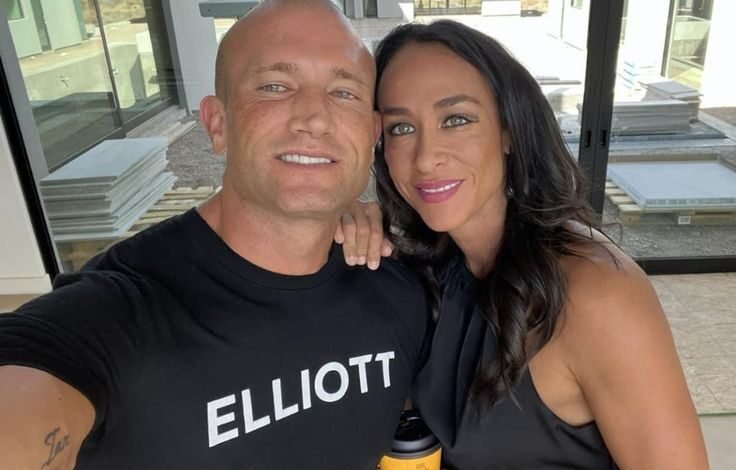 Andy Elliott Wife Age