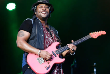 D'Angelo Singer Net Worth: R&B Icon's Wealth Overview